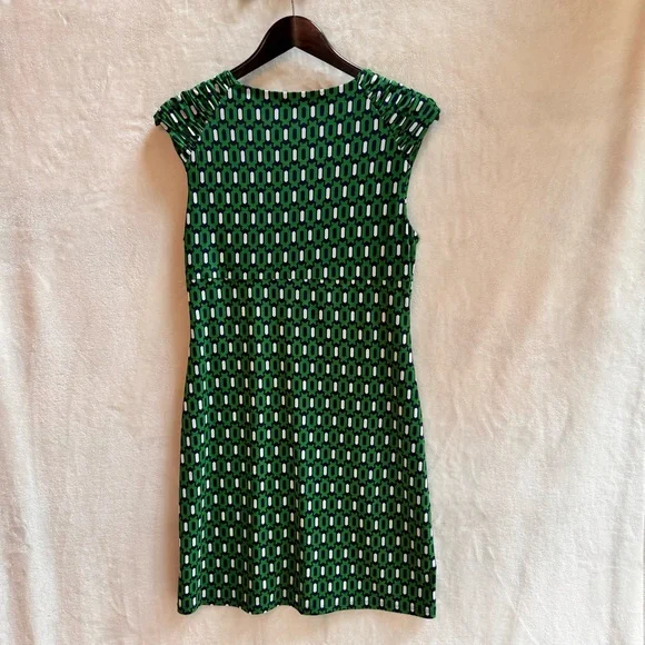 LAST CALL FINAL PRICE GREAT DEAL Kiara Geometric Twist Front Dress Medium EUC - Picture 7 of 7